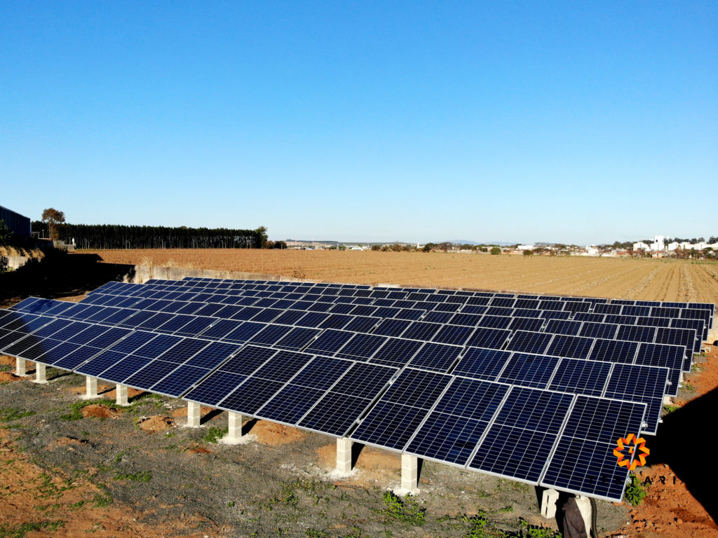 Usina fotovoltaica em zona rural - agronegócio - projeto Testari Energia